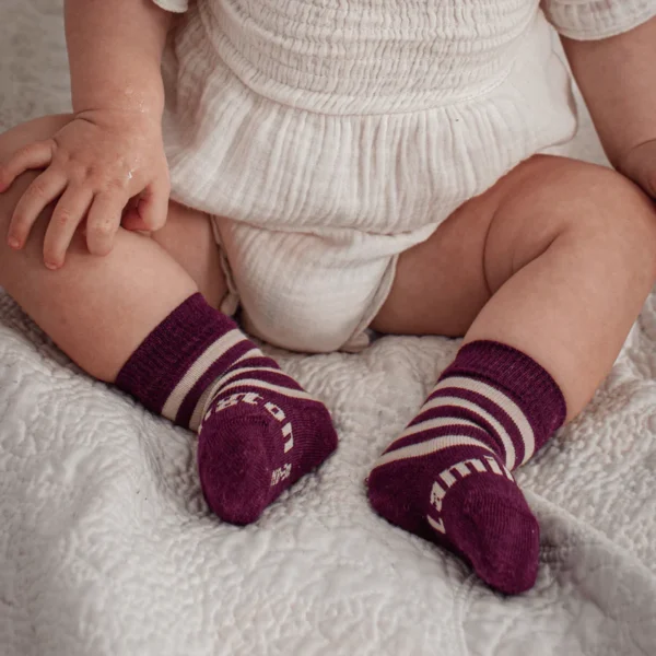 chaussettes en laine mérinos pour bébé prune